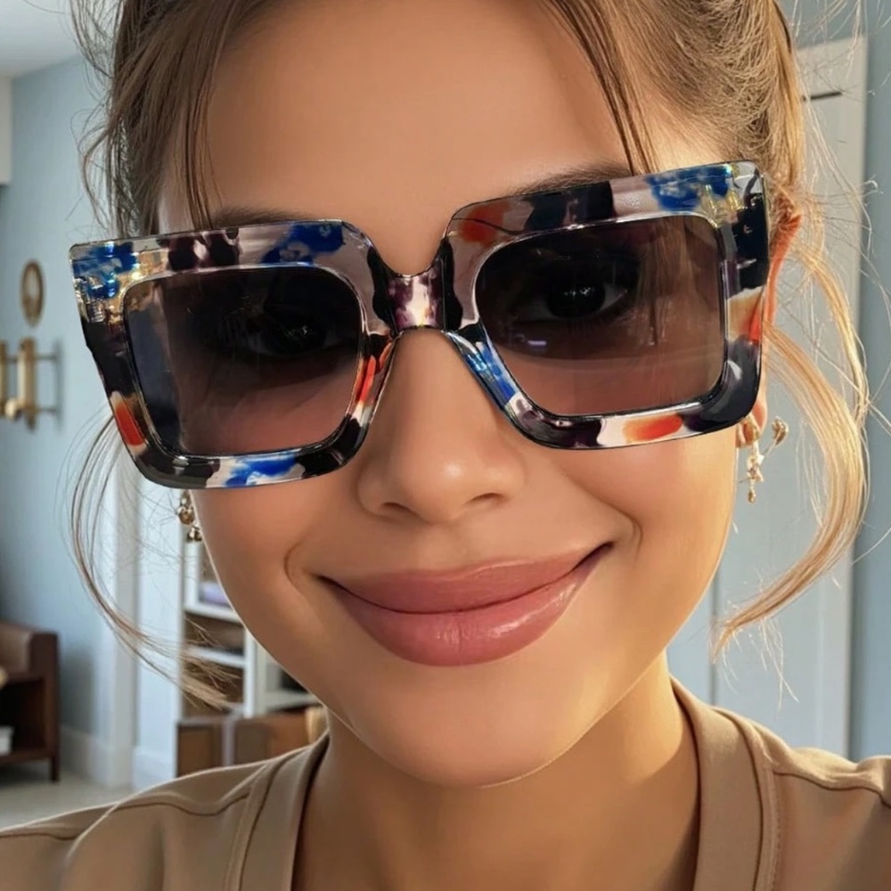 Gradient Bug Eye Square Multicolor Sunnies Sunglasses